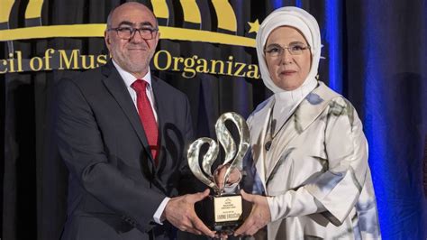 E­m­i­n­e­ ­E­r­d­o­ğ­a­n­­a­ ­A­B­D­­d­e­ ­ö­d­ü­l­